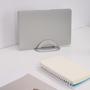 DELTACO Vertical laptop holder, 5 kg, 12-42 mm, 11-17", aluminium