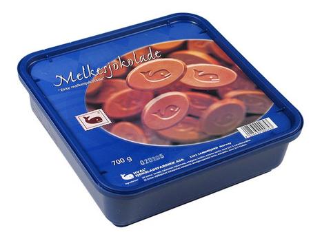 HVAL Sjokolade HVAL melkesjokolade 700g (74)