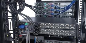 APC KVM-SWITCH 8-PORT MULTI-PLATTFORM ANALOG IN CPNT (AP5201              )