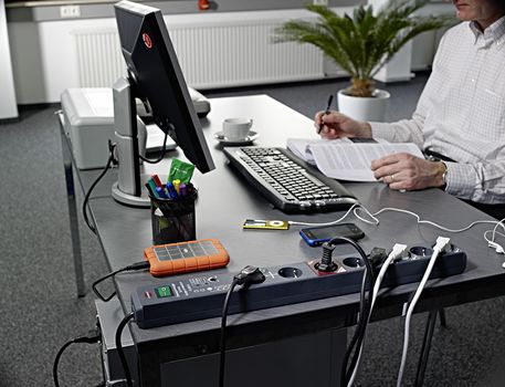 BRENNENSTUHL Secure-Tec Übersp. 19.500A 8-fach 1xM 5xS 2xP r (1159490936)