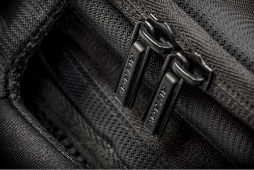 RIVACASE 7470 Sling Case Black (6901801074709)