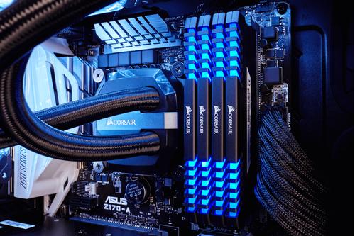 CORSAIR 32GB (2 x 16 GB) DDR4 3000MHz CL15 Vengeance LED Svart (CMU32GX4M2C3000C15B)