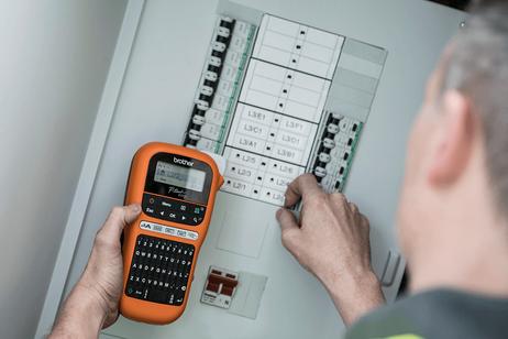 Brother P-Touch PT-E110VP - etikettmaker - S/H - termotransfer (PTE110VPZW1)