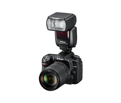 NIKON D7500 + AF-S DX NIKKOR 18-140 VR (VBA510K002)