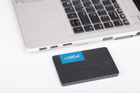 Crucial BX500 - Solid State Drive - 240 GB - intern - 2.5" - SATA 6Gb/s (CT240BX500SSD1)