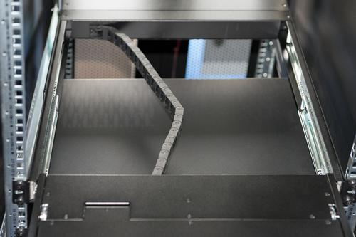 DIGITUS Modularized 43,2cm (17") TFT console with 1 port KVM, US keyboard, RAL 9005 black (DS-72210-1US)