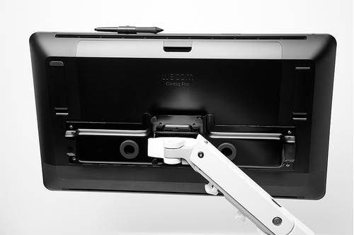 WACOM Cintiq Pro 24/32 VESA Mount Adapter (ACK62804K)