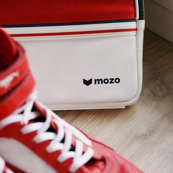 MOZO Red Sneaker Sleeve - Påse för surfplatta/ anteckningsblock - polyuretan - röd (REDSLP)