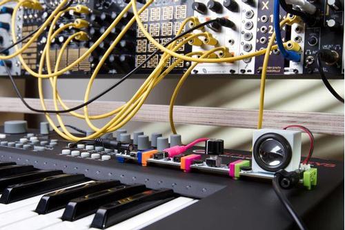 LITTLEBITS Control Voltage (CV) (650-0147)